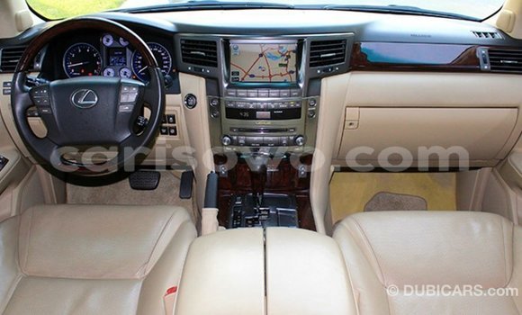 Sayi Imported Lexus LX White Mota in Import - Dubai a Benin Sayi Imported Lexus LX White Mota in Import - Dubai a Benin