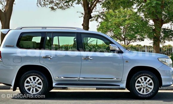 Sayi Imported Toyota Land Cruiser Blue Mota in Import - Dubai a Benin Sayi Imported Toyota Land Cruiser Blue Mota in Import - Dubai a Benin