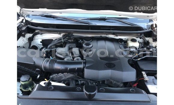 Acheter Import Voiture Toyota Prado Blanc à Import - Dubai, Benin Acheter Import Voiture Toyota Prado Blanc à Import - Dubai, Benin