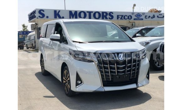 Acheter Import Voiture Toyota Alphard Blanc à Import - Dubai, Benin Acheter Import Voiture Toyota Alphard Blanc à Import - Dubai, Benin
