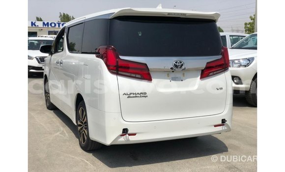 Acheter Import Voiture Toyota Alphard Blanc à Import - Dubai, Benin Acheter Import Voiture Toyota Alphard Blanc à Import - Dubai, Benin