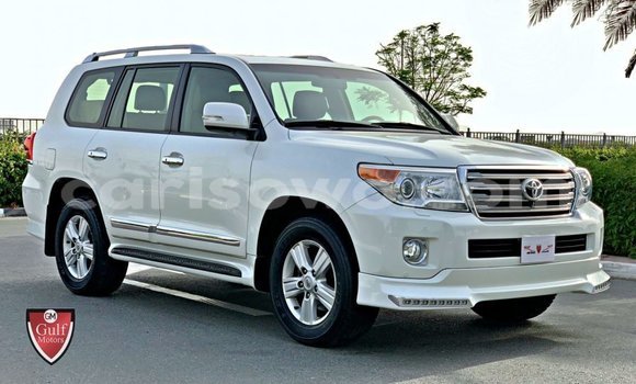 Buy Import Toyota Land Cruiser White Car in Import - Dubai in Benign
