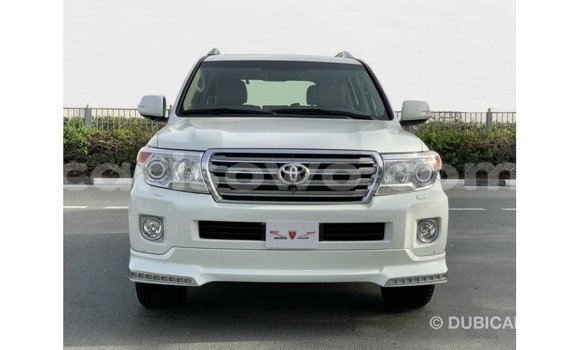 Sayi Imported Toyota Land Cruiser White Mota in Import - Dubai a Benin Sayi Imported Toyota Land Cruiser White Mota in Import - Dubai a Benin