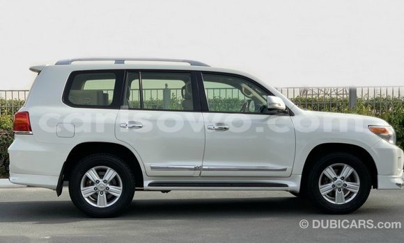 Sayi Imported Toyota Land Cruiser White Mota in Import - Dubai a Benin Sayi Imported Toyota Land Cruiser White Mota in Import - Dubai a Benin