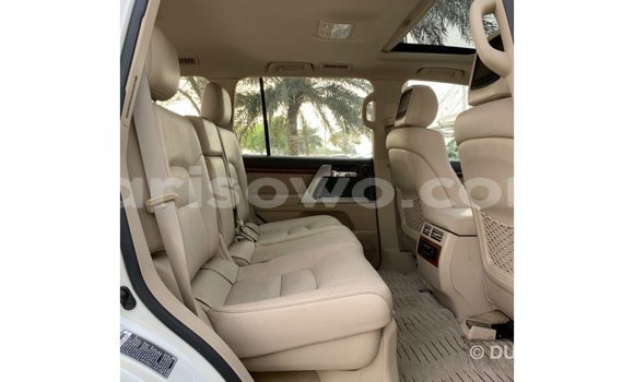 Sayi Imported Toyota Land Cruiser White Mota in Import - Dubai a Benin Sayi Imported Toyota Land Cruiser White Mota in Import - Dubai a Benin