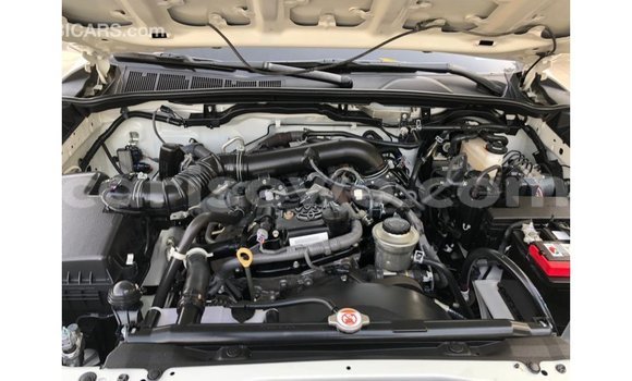 Acheter Import Voiture Toyota Fortuner Blanc à Import - Dubai, Benin Acheter Import Voiture Toyota Fortuner Blanc à Import - Dubai, Benin