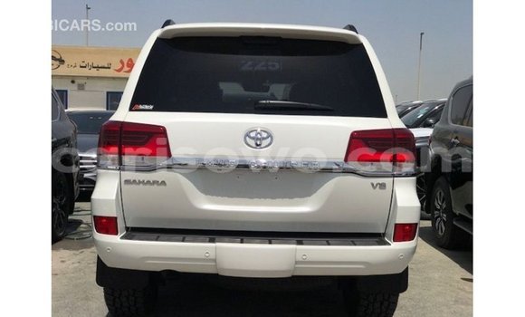 Ra Imported Toyota Land Cruiser funfun Ọkọ̀ in Import - Dubai ni Benin Ra Imported Toyota Land Cruiser funfun Ọkọ̀ in Import - Dubai ni Benin