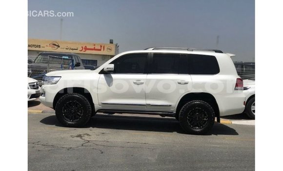 Ra Imported Toyota Land Cruiser funfun Ọkọ̀ in Import - Dubai ni Benin Ra Imported Toyota Land Cruiser funfun Ọkọ̀ in Import - Dubai ni Benin
