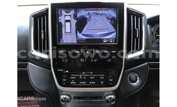 Ra Imported Toyota Land Cruiser funfun Ọkọ̀ in Import - Dubai ni Benin Ra Imported Toyota Land Cruiser funfun Ọkọ̀ in Import - Dubai ni Benin