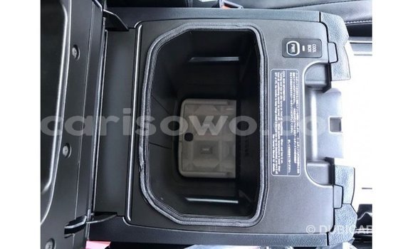 Ra Imported Toyota Land Cruiser funfun Ọkọ̀ in Import - Dubai ni Benin Ra Imported Toyota Land Cruiser funfun Ọkọ̀ in Import - Dubai ni Benin