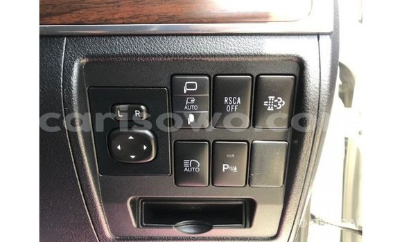 Ra Imported Toyota Land Cruiser funfun Ọkọ̀ in Import - Dubai ni Benin Ra Imported Toyota Land Cruiser funfun Ọkọ̀ in Import - Dubai ni Benin