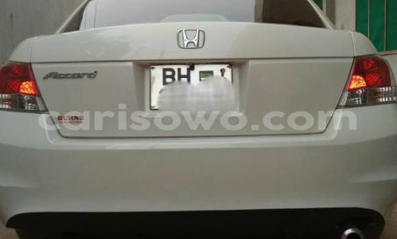 Sayi Na hannu Honda Accord White Mota in Cotonou a Benin Sayi Na hannu Honda Accord White Mota in Cotonou a Benin