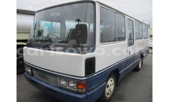 Acheter Import Utilitaire Toyota Coaster Blanc à Import - Dubai, Benin Acheter Import Utilitaire Toyota Coaster Blanc à Import - Dubai, Benin