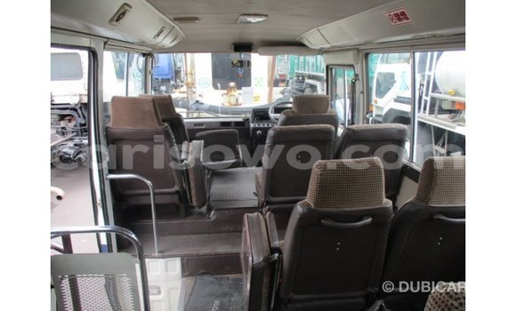 Acheter Import Utilitaire Toyota Coaster Blanc à Import - Dubai, Benin Acheter Import Utilitaire Toyota Coaster Blanc à Import - Dubai, Benin