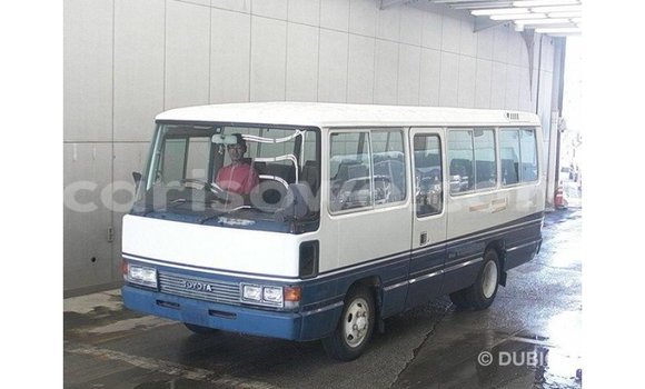 Acheter Import Utilitaire Toyota Coaster Blanc à Import - Dubai, Benin Acheter Import Utilitaire Toyota Coaster Blanc à Import - Dubai, Benin