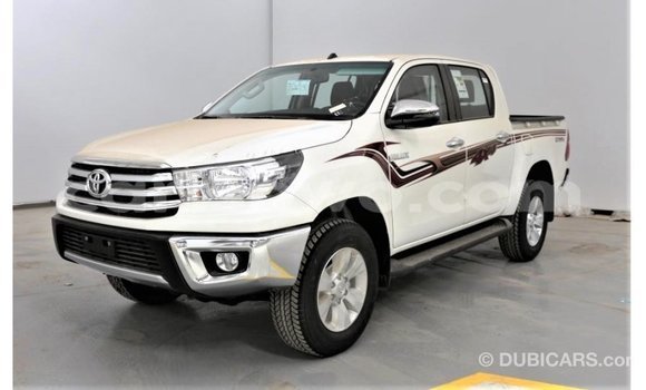 Ra Imported Toyota Hilux funfun Ọkọ̀ in Import - Dubai ni Benin Ra Imported Toyota Hilux funfun Ọkọ̀ in Import - Dubai ni Benin