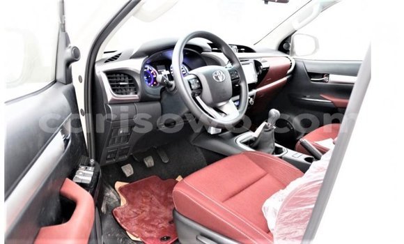 Ra Imported Toyota Hilux funfun Ọkọ̀ in Import - Dubai ni Benin Ra Imported Toyota Hilux funfun Ọkọ̀ in Import - Dubai ni Benin