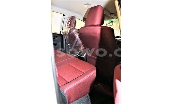 Ra Imported Toyota Hilux funfun Ọkọ̀ in Import - Dubai ni Benin Ra Imported Toyota Hilux funfun Ọkọ̀ in Import - Dubai ni Benin