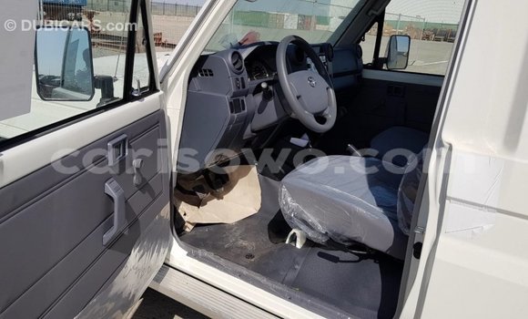 Sayi Imported Toyota Land Cruiser White Mota in Import - Dubai a Benin Sayi Imported Toyota Land Cruiser White Mota in Import - Dubai a Benin