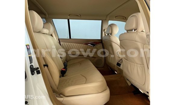 Sayi Imported Mercedes-Benz 200 White Mota in Import - Dubai a Benin Sayi Imported Mercedes-Benz 200 White Mota in Import - Dubai a Benin