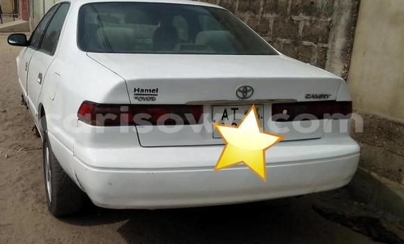 Acheter Occasion Voiture Toyota Camry Blanc à Cotonou, Benin