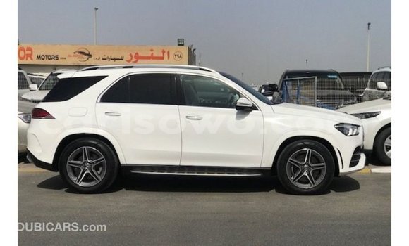 Acheter Import Voiture Mercedes-Benz GLE Blanc à Import - Dubai, Benin Acheter Import Voiture Mercedes-Benz GLE Blanc à Import - Dubai, Benin