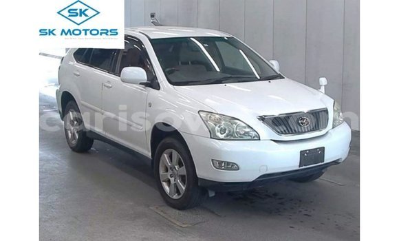 Sayi Imported Toyota Harrier White Mota in Import - Dubai a Benin