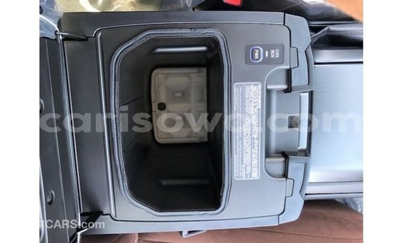 Acheter Import Voiture Toyota Land Cruiser Noir à Import - Dubai, Benin Acheter Import Voiture Toyota Land Cruiser Noir à Import - Dubai, Benin
