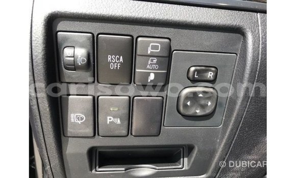 Acheter Import Voiture Toyota Land Cruiser Noir à Import - Dubai, Benin Acheter Import Voiture Toyota Land Cruiser Noir à Import - Dubai, Benin