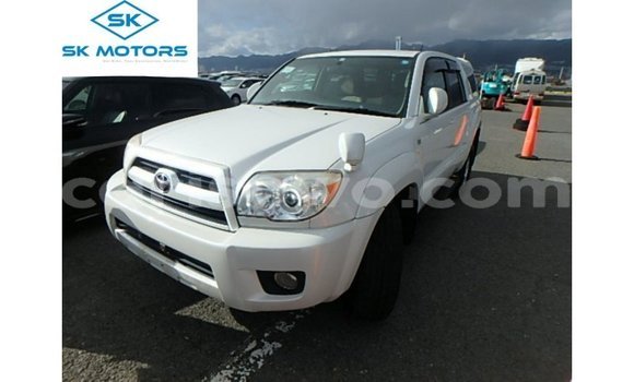 Ra Imported Toyota Hilux funfun Ọkọ̀ in Import - Dubai ni Benin