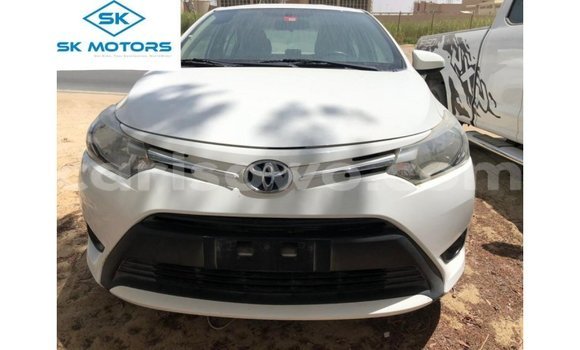 Ra Imported Toyota Yaris funfun Ọkọ̀ in Import - Dubai ni Benin