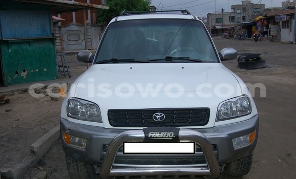 Sayi Na hannu Toyota RAV4 Azurfa Mota in Porto Novo a Benin Sayi Na hannu Toyota RAV4 Azurfa Mota in Porto Novo a Benin