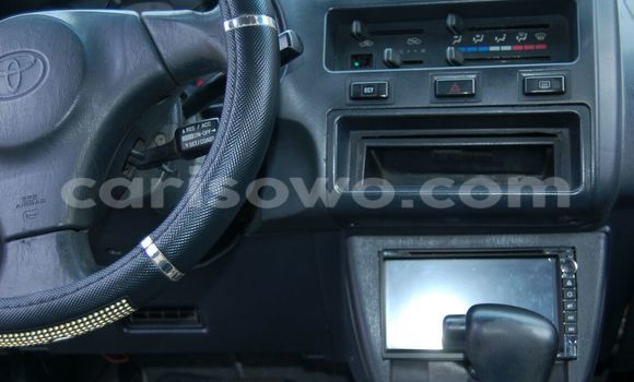 Sayi Na hannu Toyota RAV4 Azurfa Mota in Porto Novo a Benin Sayi Na hannu Toyota RAV4 Azurfa Mota in Porto Novo a Benin