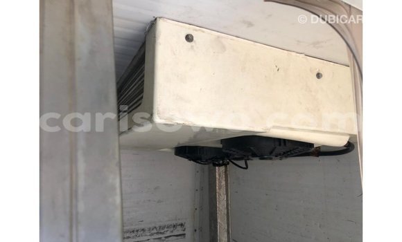 Acheter Import Voiture Toyota Hiace Blanc à Import - Dubai, Benin Acheter Import Voiture Toyota Hiace Blanc à Import - Dubai, Benin