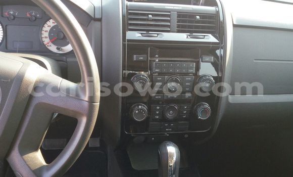 Sayi Na hannu Mazda Tribute Black Mota in Cotonou a Benin Sayi Na hannu Mazda Tribute Black Mota in Cotonou a Benin