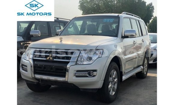 Buy Import Mitsubishi Pajero Black Car in Import - Dubai in Benign