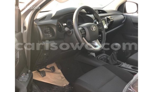 Sayi Imported Toyota Hilux Sauran Mota in Import - Dubai a Benin Sayi Imported Toyota Hilux Sauran Mota in Import - Dubai a Benin