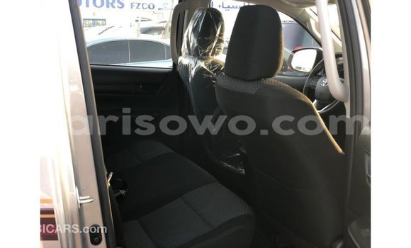 Sayi Imported Toyota Hilux Sauran Mota in Import - Dubai a Benin Sayi Imported Toyota Hilux Sauran Mota in Import - Dubai a Benin