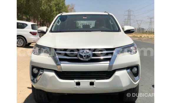 Acheter Import Voiture Toyota Fortuner Blanc à Import - Dubai, Benin Acheter Import Voiture Toyota Fortuner Blanc à Import - Dubai, Benin