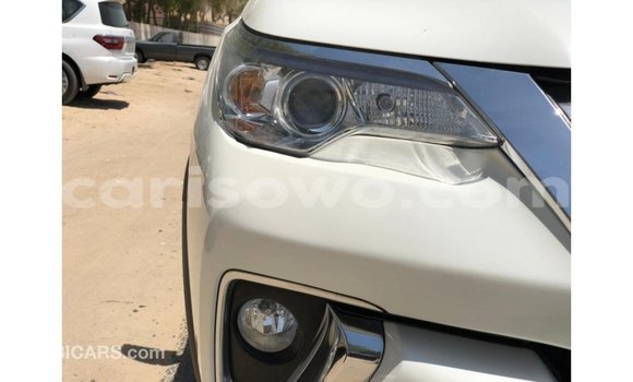 Acheter Import Voiture Toyota Fortuner Blanc à Import - Dubai, Benin Acheter Import Voiture Toyota Fortuner Blanc à Import - Dubai, Benin
