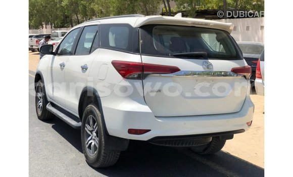 Acheter Import Voiture Toyota Fortuner Blanc à Import - Dubai, Benin Acheter Import Voiture Toyota Fortuner Blanc à Import - Dubai, Benin
