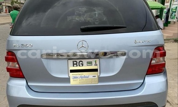 Acheter Occasion Voiture Mercedes-Benz ML–Class Bleu à Abomey, Benin