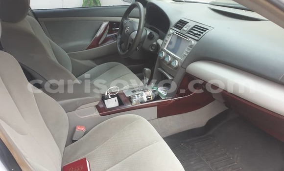 Ra Àlòkù Toyota Camry funfun Ọkọ̀ in Cotonou ni Benin Ra Àlòkù Toyota Camry funfun Ọkọ̀ in Cotonou ni Benin