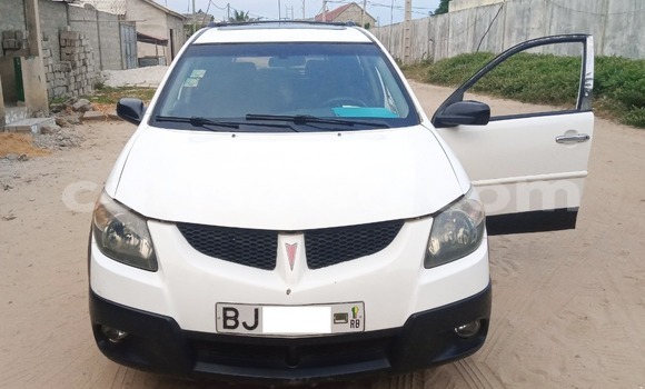 Sayi Na hannu Pontiac Vibe White Mota in Cotonou a Benin