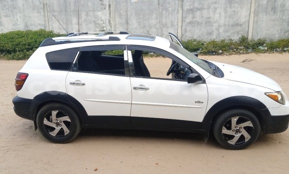 Ra Àlòkù Pontiac Vibe funfun Ọkọ̀ in Cotonou ni Benin Ra Àlòkù Pontiac Vibe funfun Ọkọ̀ in Cotonou ni Benin