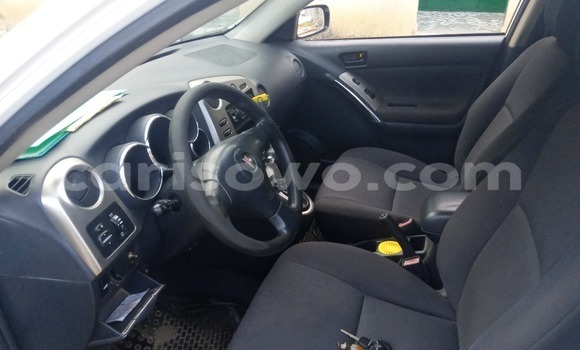 Ra Àlòkù Pontiac Vibe funfun Ọkọ̀ in Cotonou ni Benin Ra Àlòkù Pontiac Vibe funfun Ọkọ̀ in Cotonou ni Benin