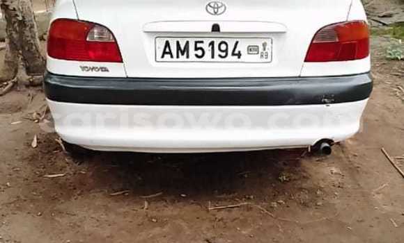 Acheter Occasion Voiture Toyota Avensis Blanc à Cotonou, Benin