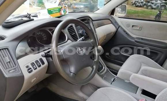 Sayi Na hannu Toyota Highlander Azurfa Mota in Cotonou a Benin Sayi Na hannu Toyota Highlander Azurfa Mota in Cotonou a Benin