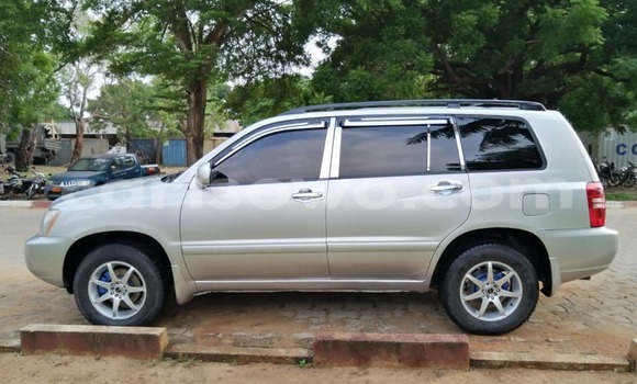 Ra Tuntun Toyota Highlander Silver Ọkọ̀ in Cotonou ni Benin Ra Tuntun Toyota Highlander Silver Ọkọ̀ in Cotonou ni Benin