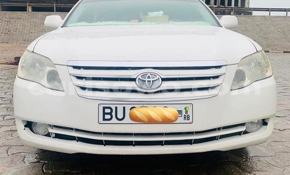 Buy Used Toyota Avalon White Car in Cotonou in Benign